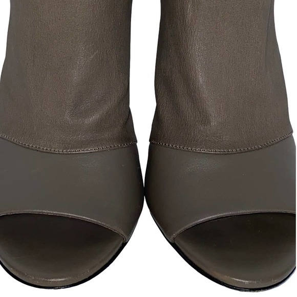 VINCE. Grace Light Taupe Gray Leather Mule Heel sz 6 US Ankle Strap Open Toe - Picture 6 of 11